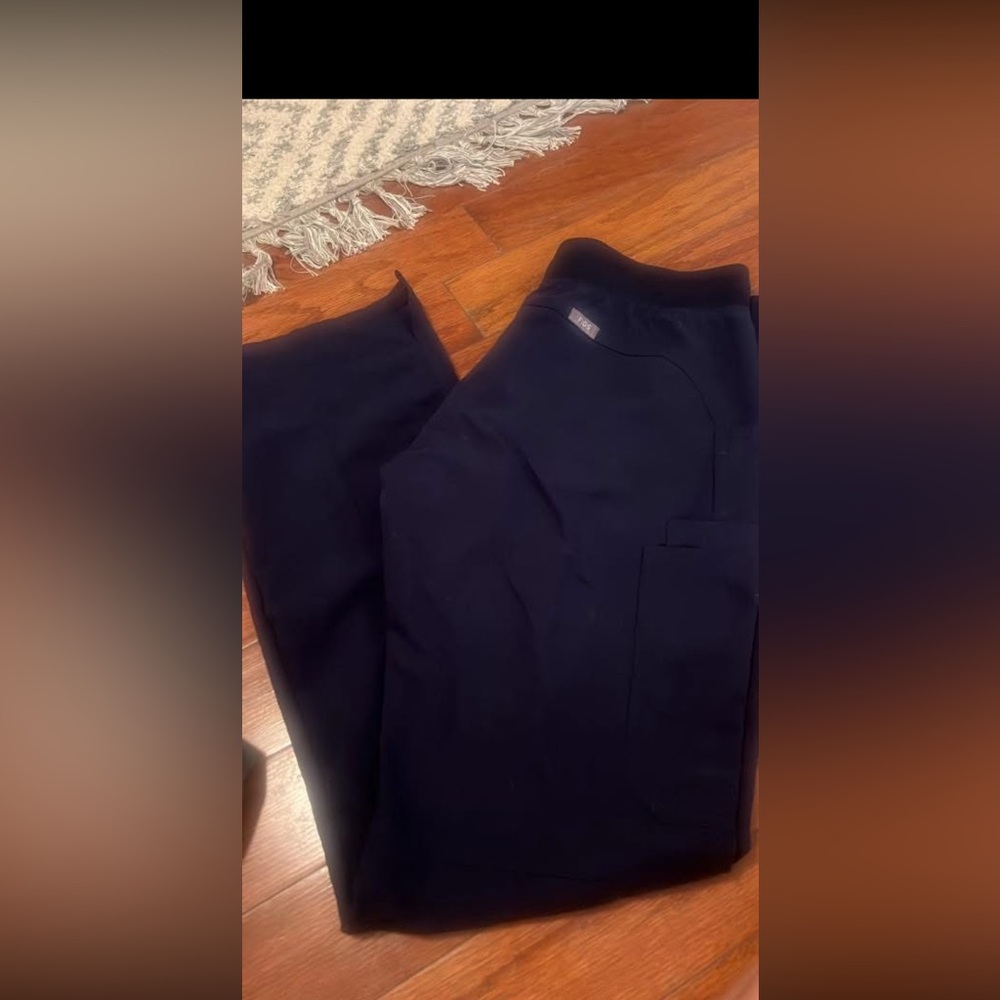 Women’s Navy Figs Small Tall